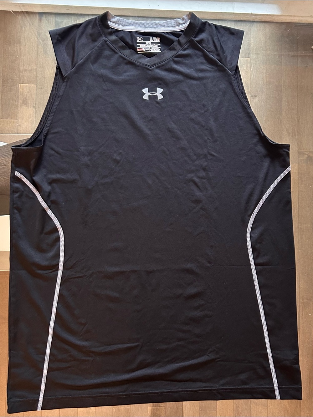 Men’s Black Under Armour HeatGear Workout Tank Top – Black with White XL